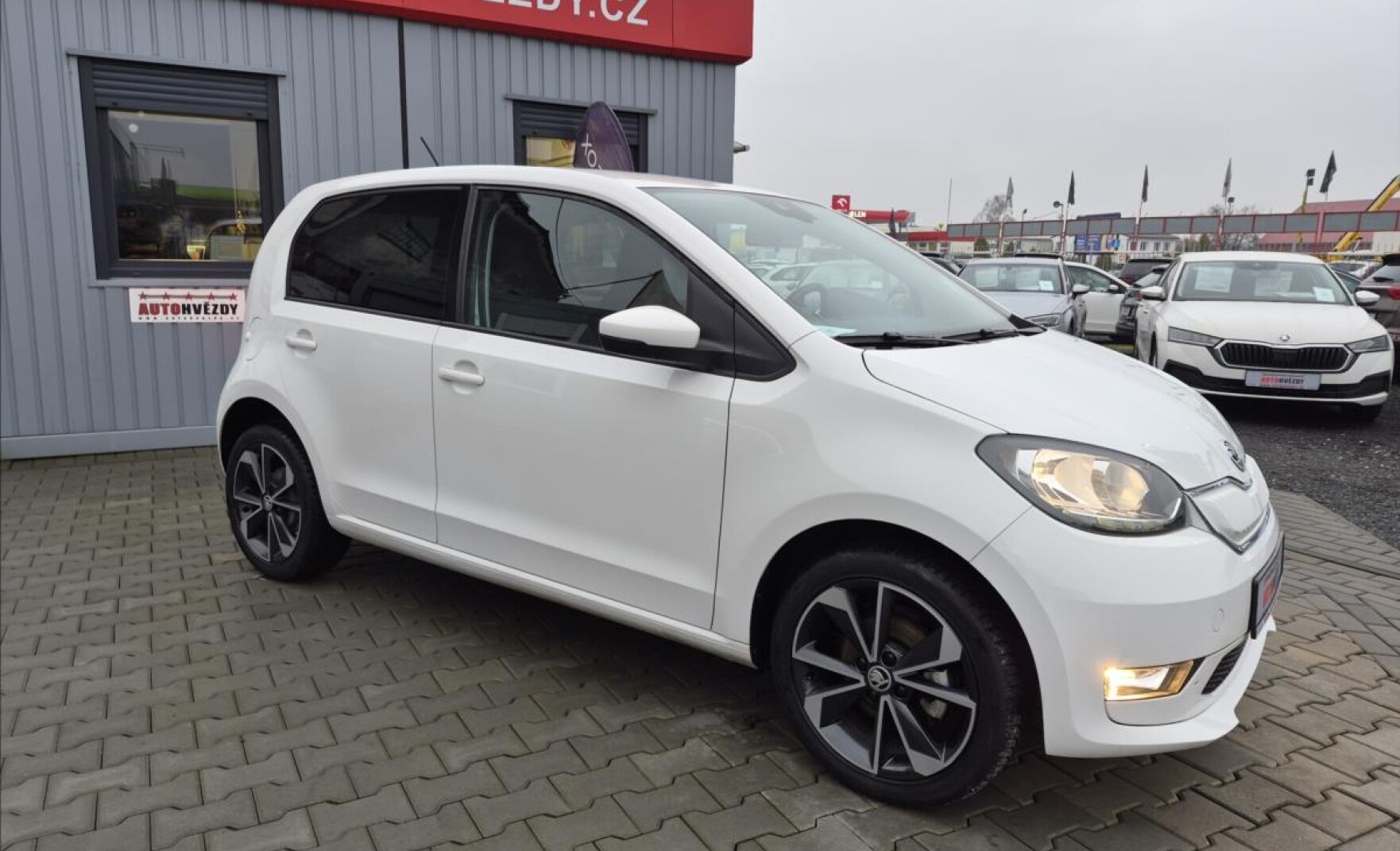 0,0 iV Style 61kW 36Ah S.KNIHA