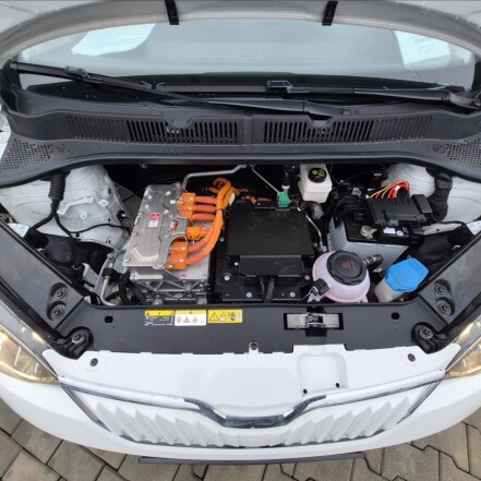 0,0 iV Style 61kW 36Ah S.KNIHA