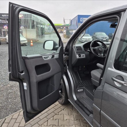 2,0 TDI 4x4 DSG 1.MAJITELKA