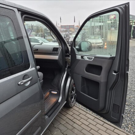 2,0 TDI 4x4 DSG 1.MAJITELKA