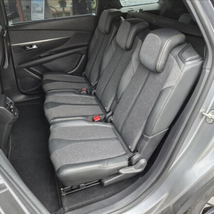 1,6 AT8 GT-Line 7míst ČR S.KNIHA