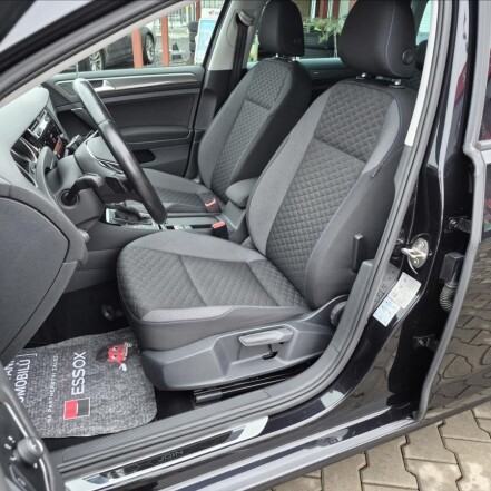 1,5 TSI VII DSG ACC NAVI S.KNIHA