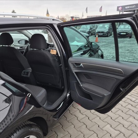 1,5 TSI VII DSG ACC NAVI S.KNIHA