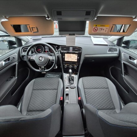 1,5 TSI VII DSG ACC NAVI S.KNIHA