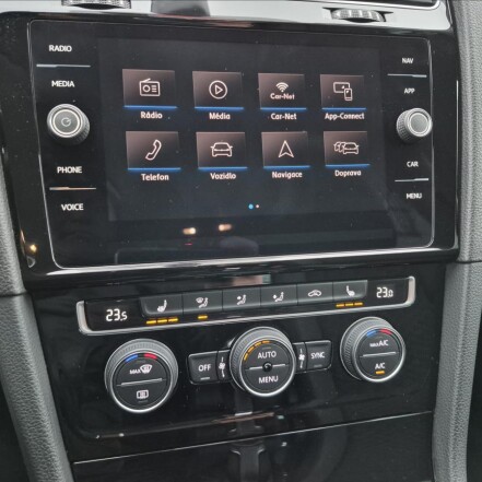 1,5 TSI VII DSG ACC NAVI S.KNIHA