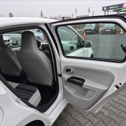 1,0 i Style 55kw KLIMATIZACE S.KNIHA