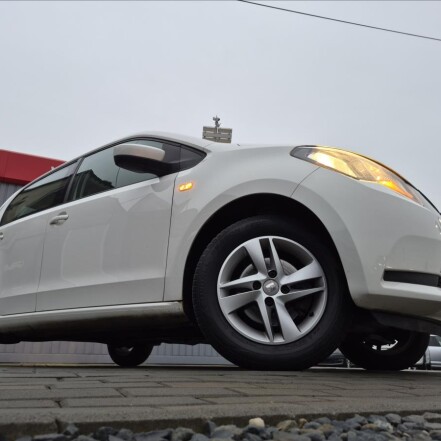 1,0 i Style 55kw KLIMATIZACE S.KNIHA