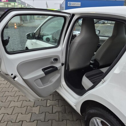 1,0 i Style 55kw KLIMATIZACE S.KNIHA