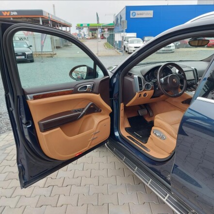 S 3.0 V6 HYBRID ČR S.KNIHA