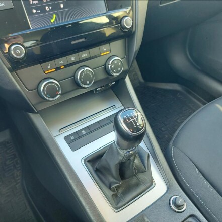 1,6 TDI III AMB ČR po 1.MAJITELI