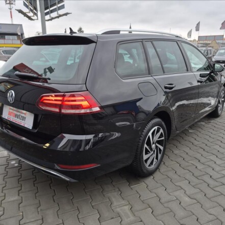 1,5 TSI VII DSG ACC NAVI S.KNIHA