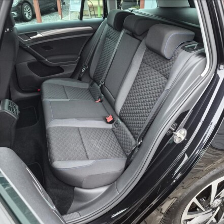 1,5 TSI VII DSG ACC NAVI S.KNIHA