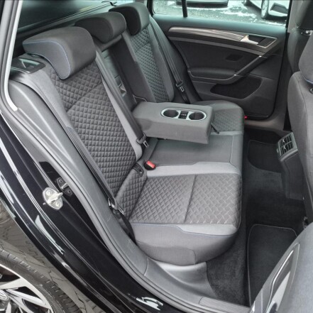 1,5 TSI VII DSG ACC NAVI S.KNIHA