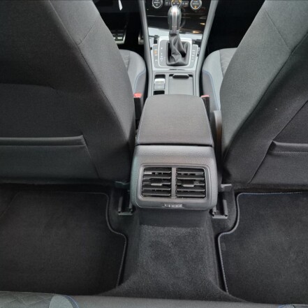 1,5 TSI VII DSG ACC NAVI S.KNIHA