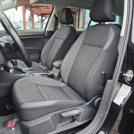 1,5 TSI VII DSG ACC NAVI S.KNIHA