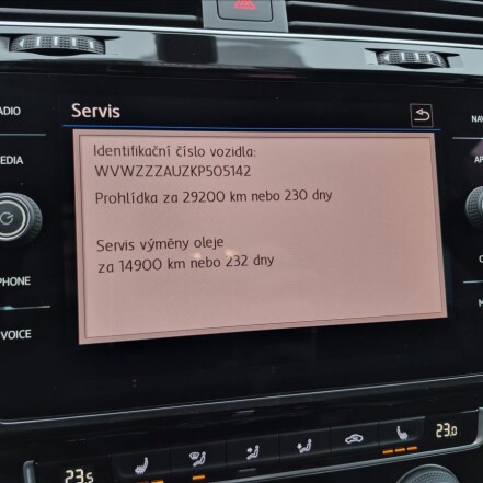 1,5 TSI VII DSG ACC NAVI S.KNIHA