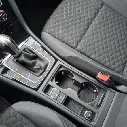 1,5 TSI VII DSG ACC NAVI S.KNIHA