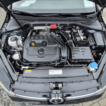 1,5 TSI VII DSG ACC NAVI S.KNIHA