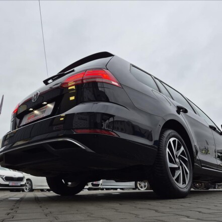 1,5 TSI VII DSG ACC NAVI S.KNIHA