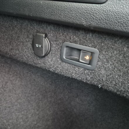 2,0 TDI DSG ACC NAVI S.KNIHA