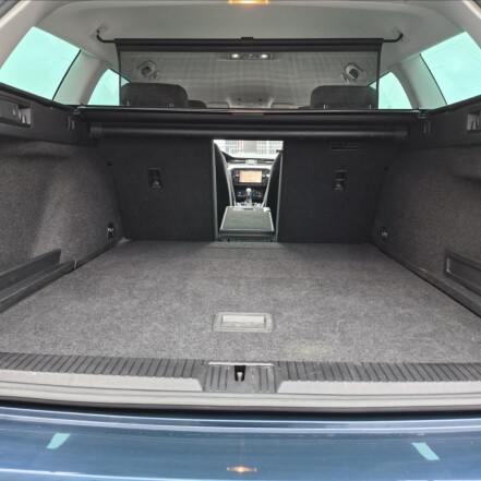 2,0 TDI DSG ACC NAVI S.KNIHA