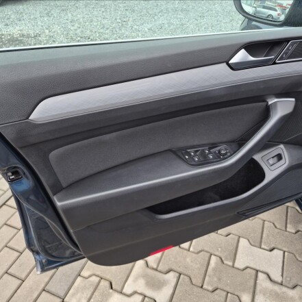 2,0 TDI DSG ACC NAVI S.KNIHA