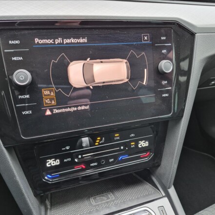 2,0 TDI DSG ACC NAVI S.KNIHA