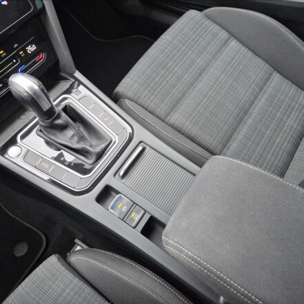 2,0 TDI DSG ACC NAVI S.KNIHA