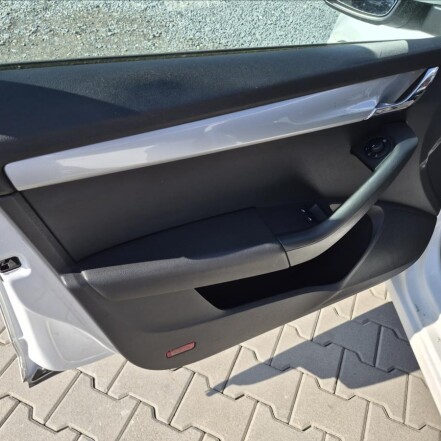 1,6 TDI III 4x4 AmbFresh ČR S.KNIHA