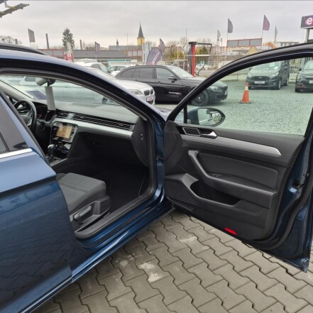 2,0 TDI DSG ACC NAVI S.KNIHA