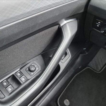 2,0 TDI DSG ACC NAVI S.KNIHA