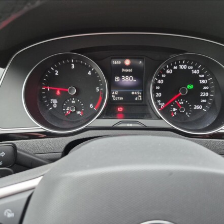 2,0 TDI DSG ACC NAVI S.KNIHA