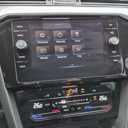 2,0 TDI DSG ACC NAVI S.KNIHA