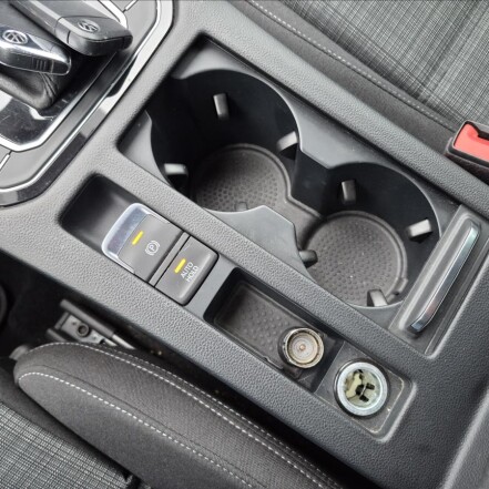 2,0 TDI DSG ACC NAVI S.KNIHA