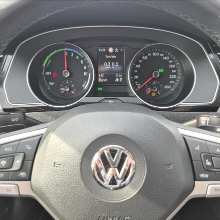 1,4 TSI PHEV GTE ČR 1.MAJITEL