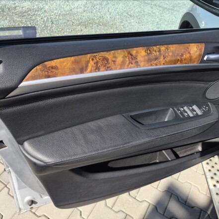 3,0 d 4x4 S.KNIHA REZERVACE