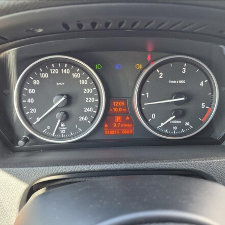 3,0 d 4x4 S.KNIHA REZERVACE