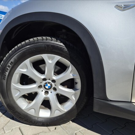 3,0 d 4x4 S.KNIHA REZERVACE