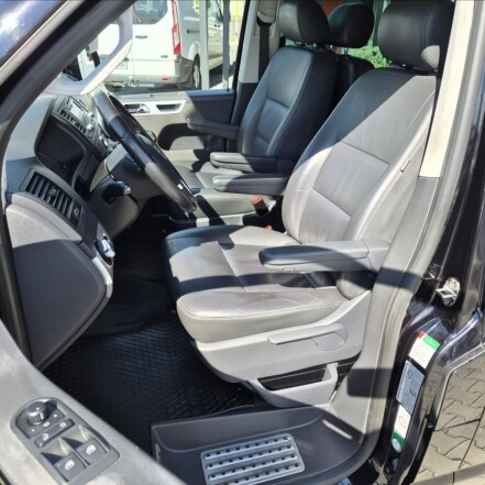 2,0 TDI 2.MAJITEL NEZ.TOPENÍ S.KNIHA