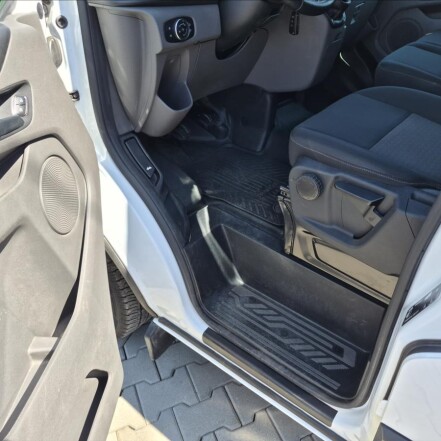 320 L2 EcoBlue 6míst ČR TOVÁRNÍ ZÁRUKA