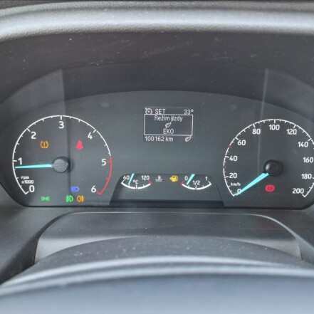 320 L2 EcoBlue 6míst ČR TOVÁRNÍ ZÁRUKA