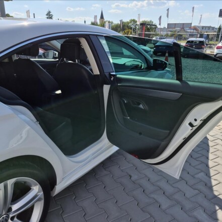 2,0 TDI R-Line DSG ČR 2.majitelka