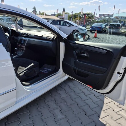 2,0 TDI R-Line DSG ČR 2.majitelka