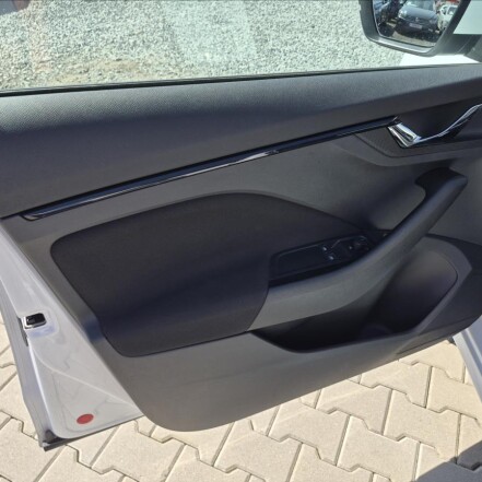 1,0 TSI DSG 7° PRODL.ZÁRUKA DO 2/2029