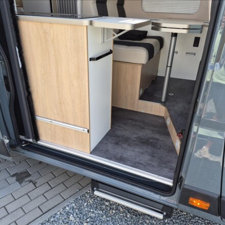 2,2 MTJ AUTOMAT MOOVEO PLNÁ VÝBAVA