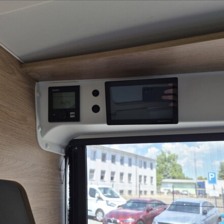 2,2 MTJ AUTOMAT MOOVEO PLNÁ VÝBAVA