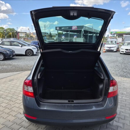 1,2 TSI 81kW 4válec S.KNIHA 1.MAJITELKA