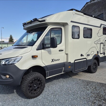 XTURA+ 686 EF 4x4 Adventure