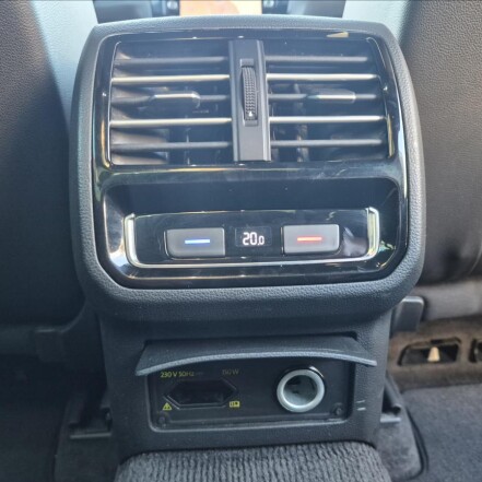 2,0 TDI B8 DSG7 Highline
