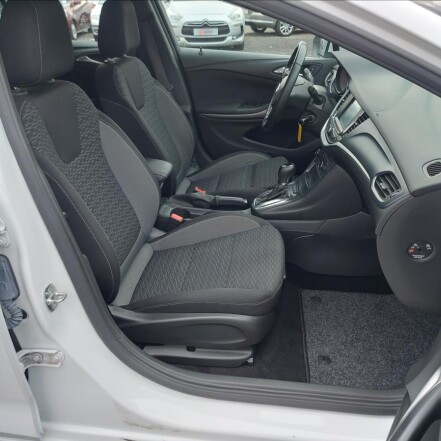 1,3 T AUTOMAT SPORTS TOURER S.KNIHA